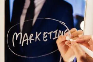 بازاریابی یا مارکتینگ یا marketing چیست؟
