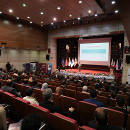 سمینار تخصصی تحلیل بازارهای طلا، ارز، بورس و مسکن در قم