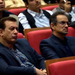 سمینار تخصصی تحلیل بازارهای طلا، ارز، بورس و مسکن در قم